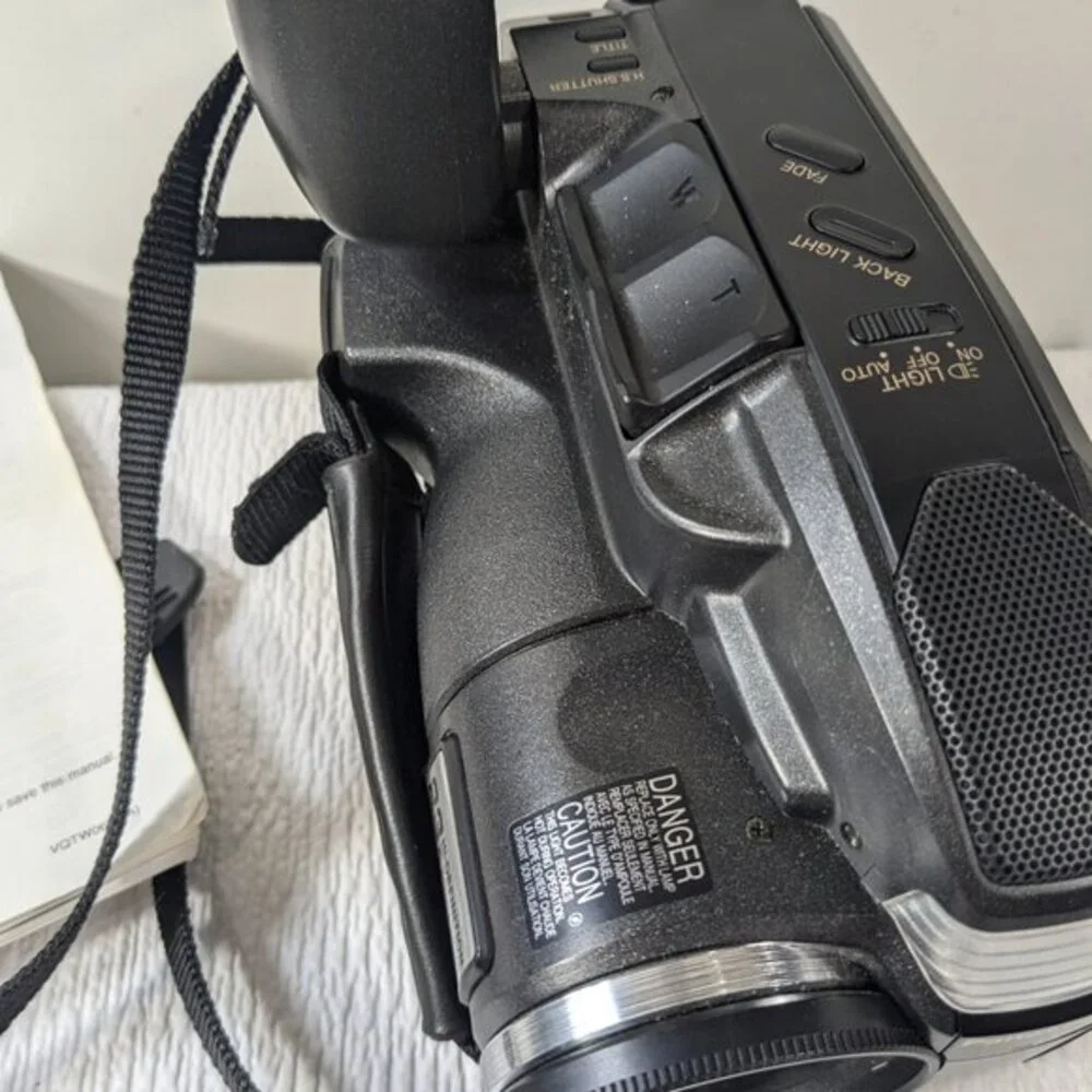Panasonic PV-L578 Palmcorder Camcorder‎ PV-L578D Palmsight FOR PARTS REPAIR